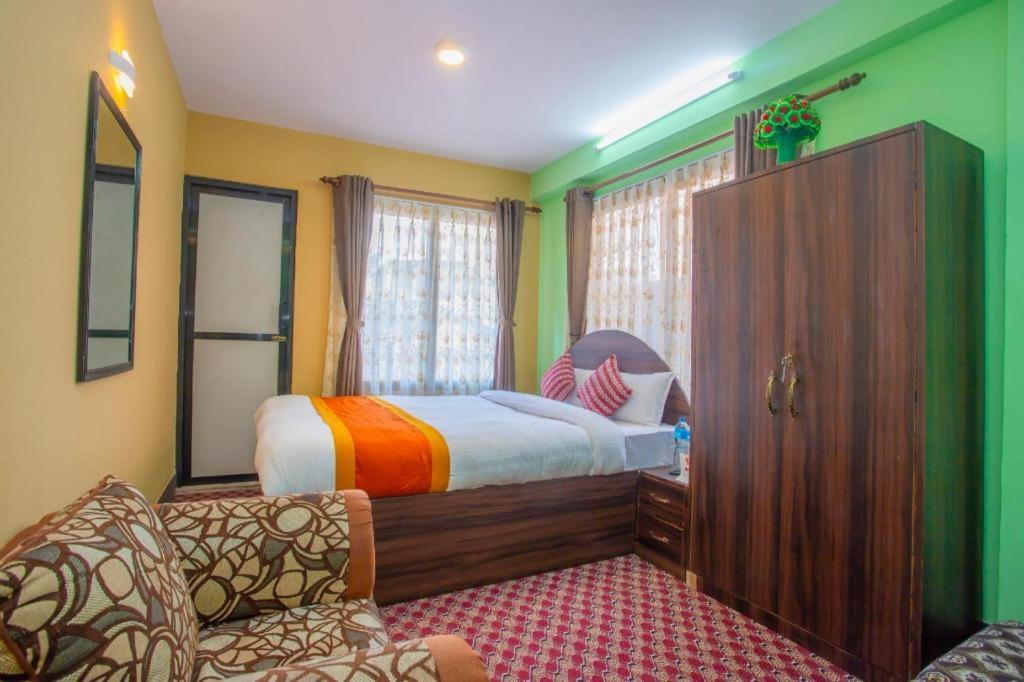 Oyo 492 Hotel Yeti Home Katmandu Kültér fotó