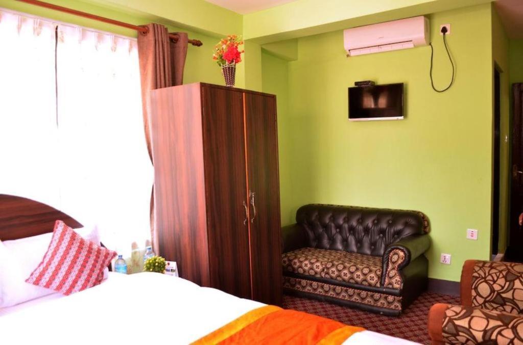 Oyo 492 Hotel Yeti Home Katmandu Kültér fotó