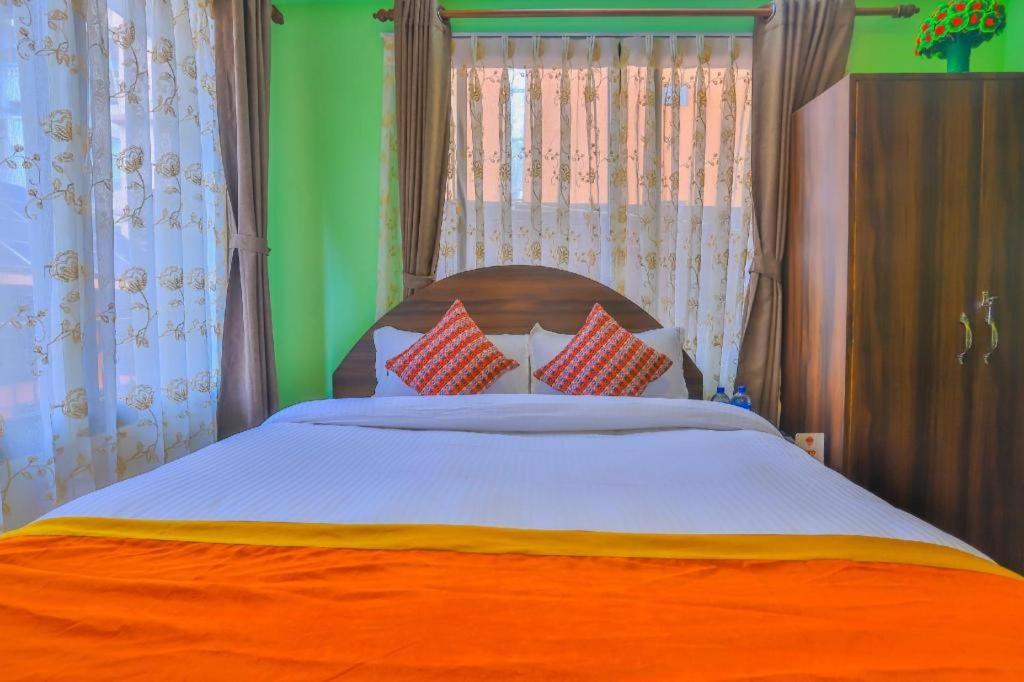 Oyo 492 Hotel Yeti Home Katmandu Kültér fotó