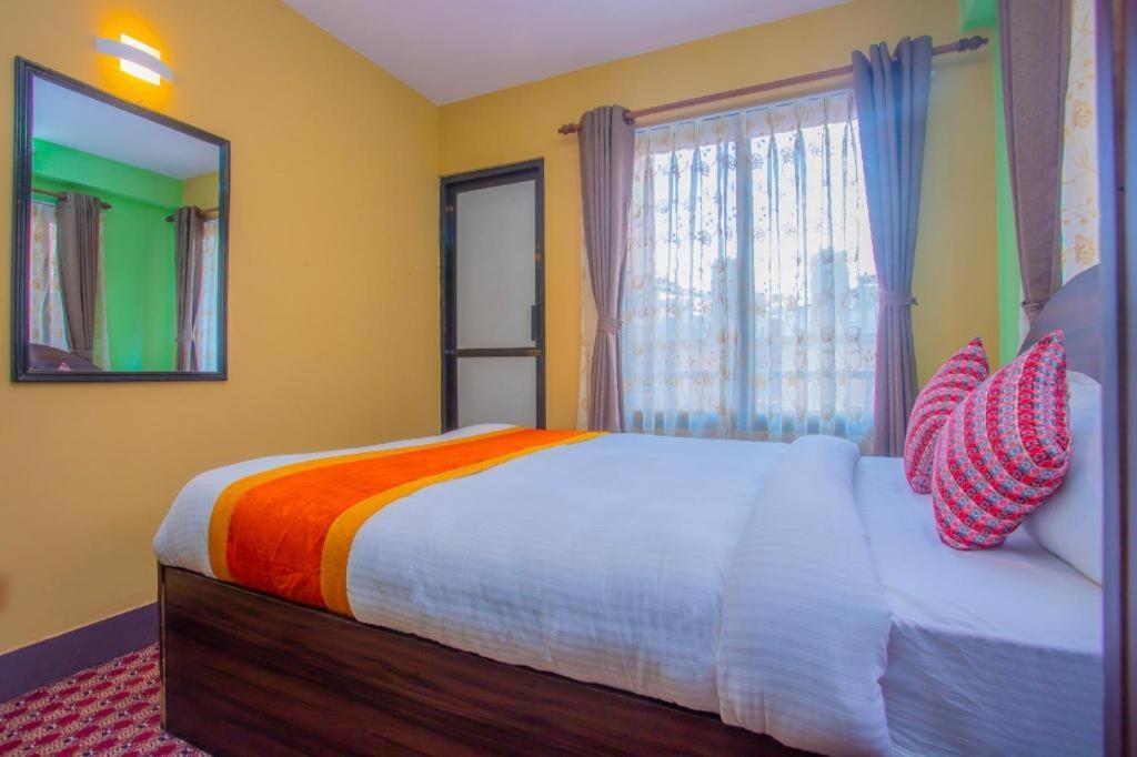Oyo 492 Hotel Yeti Home Katmandu Kültér fotó