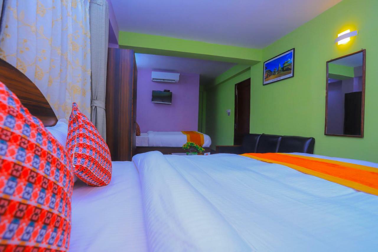 Oyo 492 Hotel Yeti Home Katmandu Kültér fotó